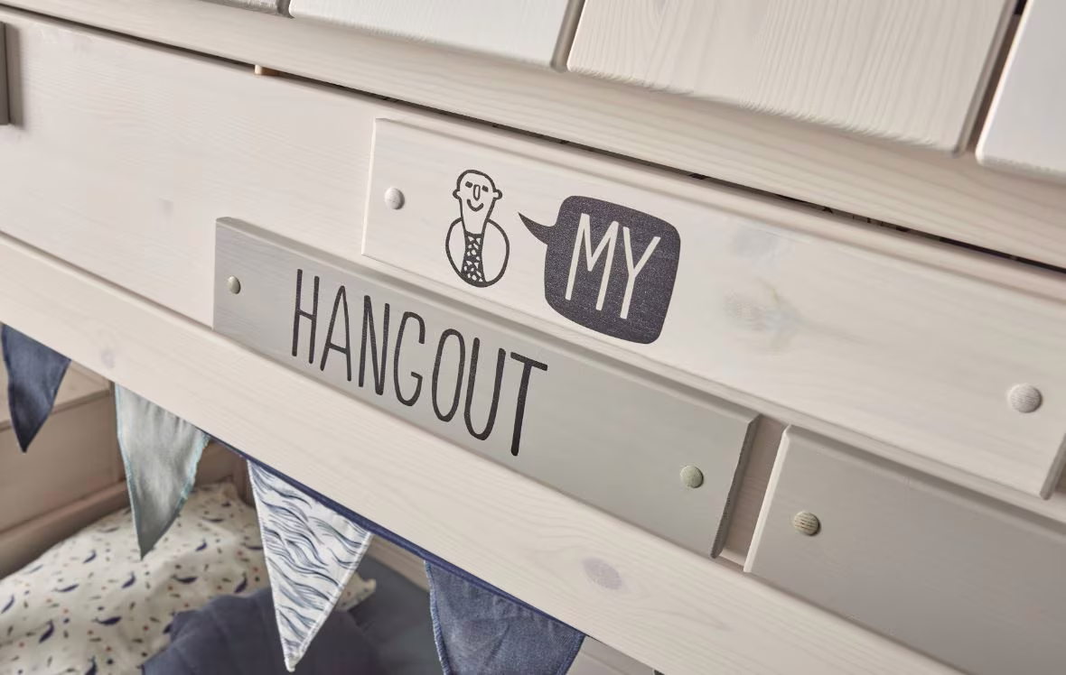 LIFETIME kidsrooms niedriges Abenteuerbett My Hangout inkl. Deluxe Lattenrost und Treppe