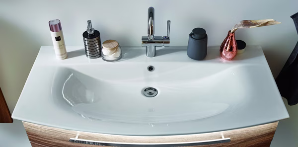 Keramikwaschtisch ohne LED-Beleuchtung