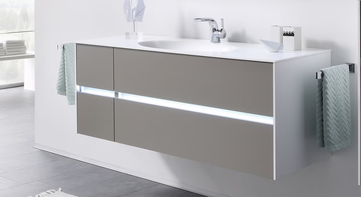 Calmo Waschtischkombination Stilaro 133 cm breit - Becken mittig