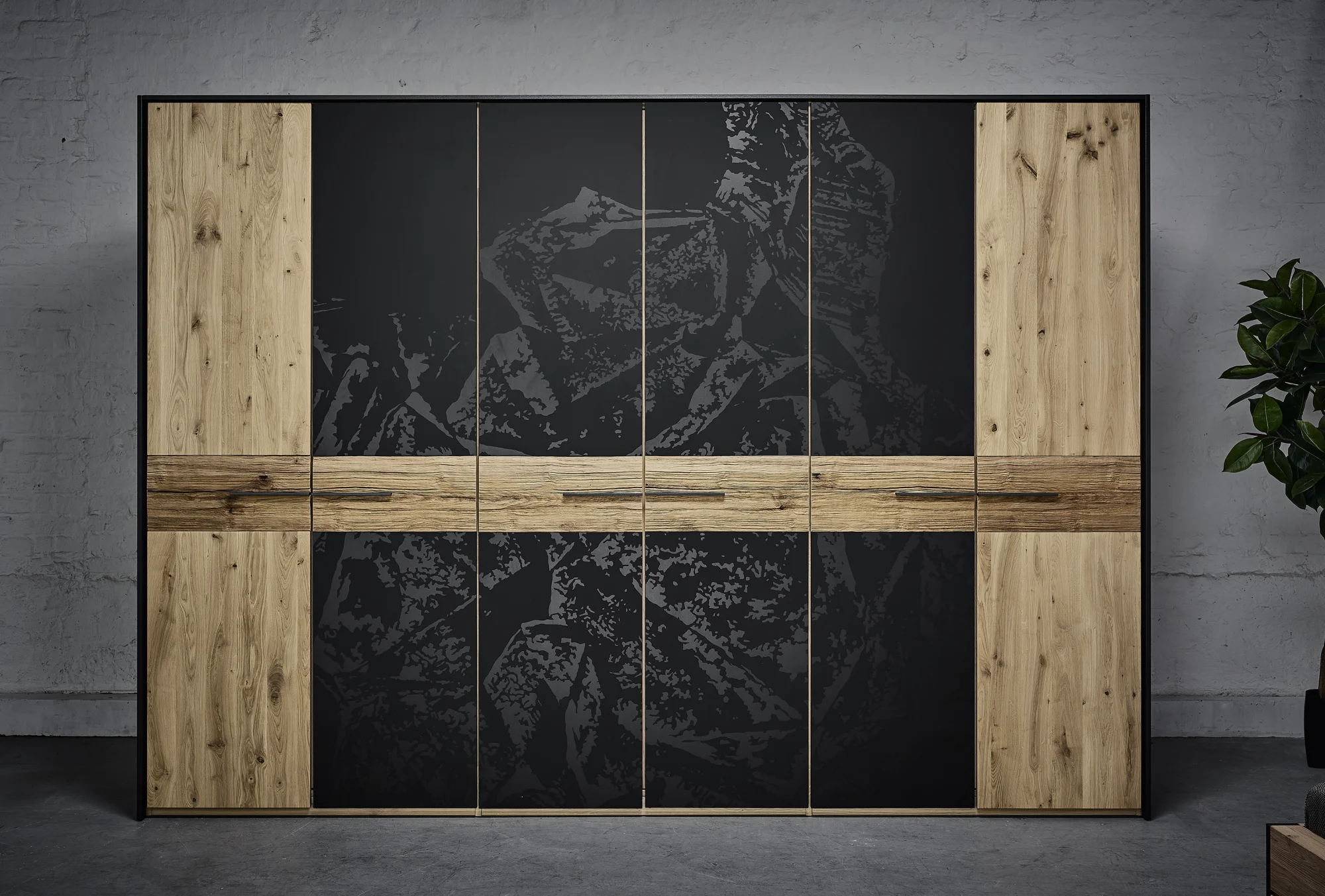 Thielemeyer Steel Drehtürenschrank / 6-türig mit 4 Colorglastüren und Kristallmotiv