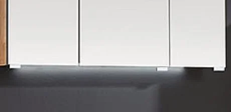 LED-Waschplatzbeleuchtung am Spiegelschrank