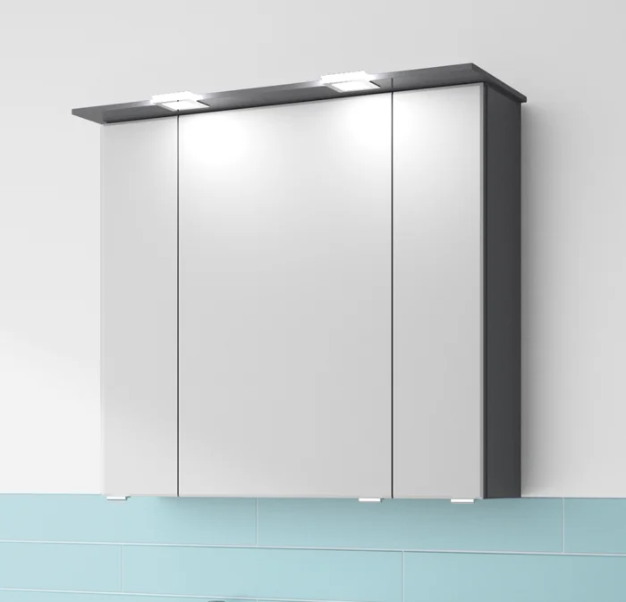 Spiegelschrank mit LED-Leuchtstrahler im Kranzboden
