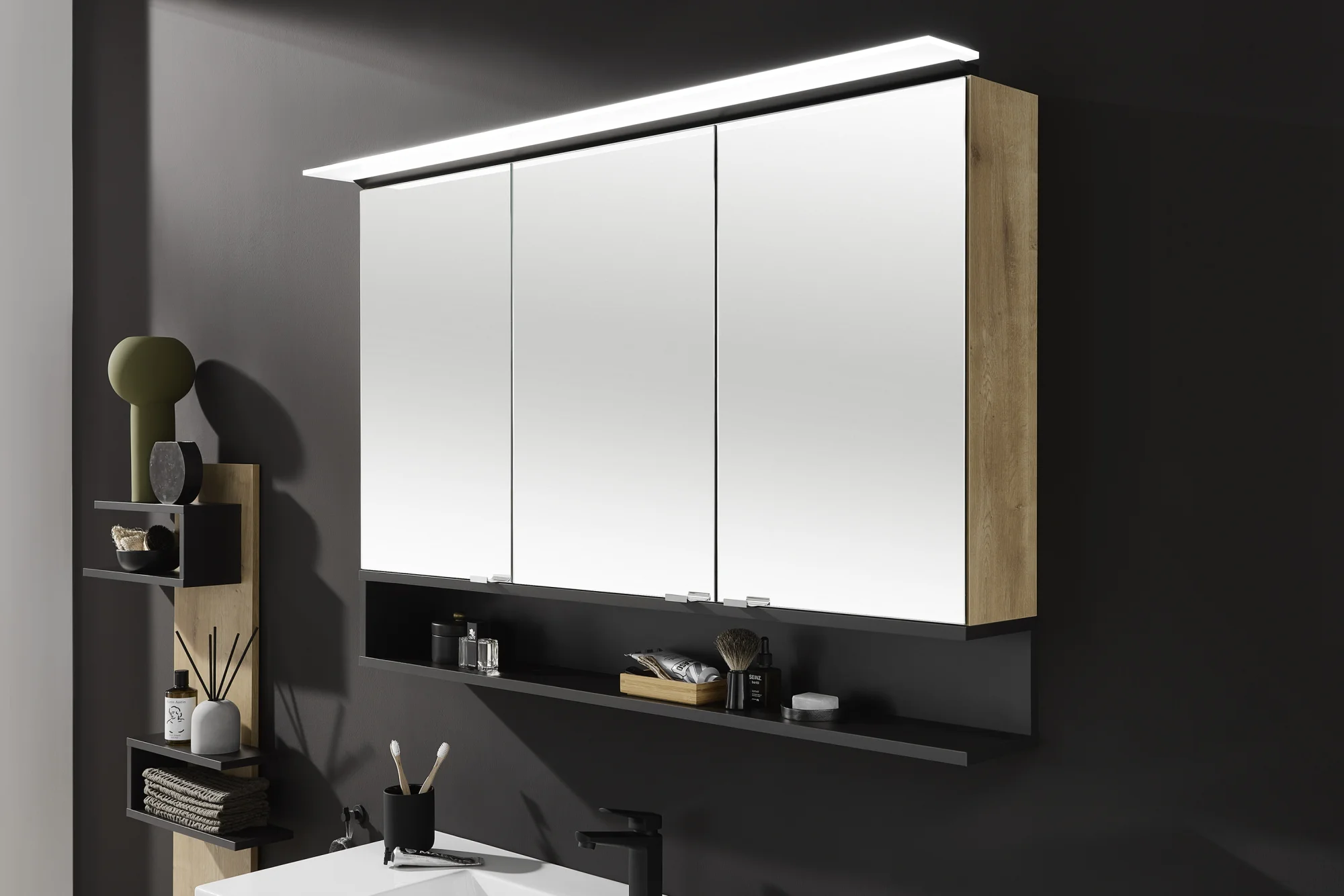 Puris c!puro Spiegelschrank 3-türig - 135 cm - Ansicht 2