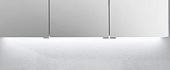 mit Waschplatzbeleuchtung am Spiegelschrank EB-L-WP 04